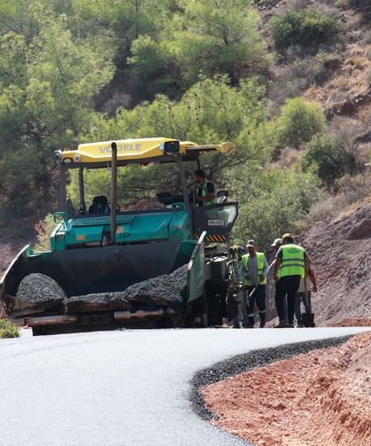 Kırıkhan’da 2 Kilometrelik Yolda Asfalt Çalışması Başladı