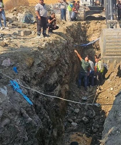 Hatay'da Altyapı Çalışması Sırasında Toprak Altında Kalan İşçiler Kurtarıldı!