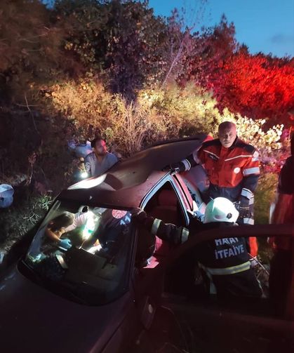 Dörtyol’da Otomobil Menfeze Devrildi: 4 Yaralı!
