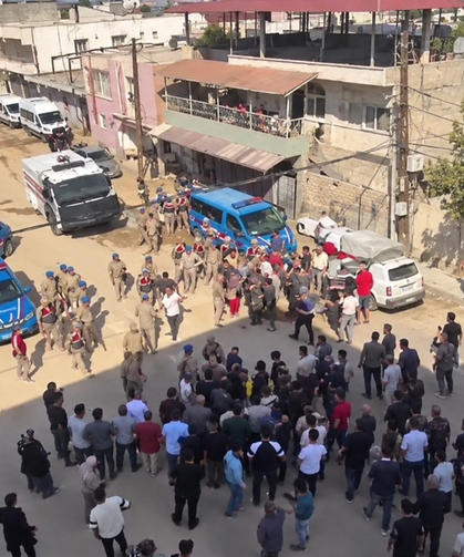 Reyhanlı’da Kaçak Elektrik Denetiminde Gerginlik: Yolu Kapattılar!