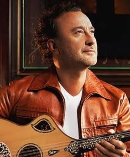 Şarkıcı Nev Hayatını Kaybetti