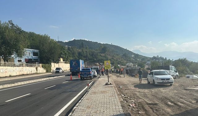 Osmaniye'de geri manevra yapan vincin altında kalan işçi ağır yaralandı