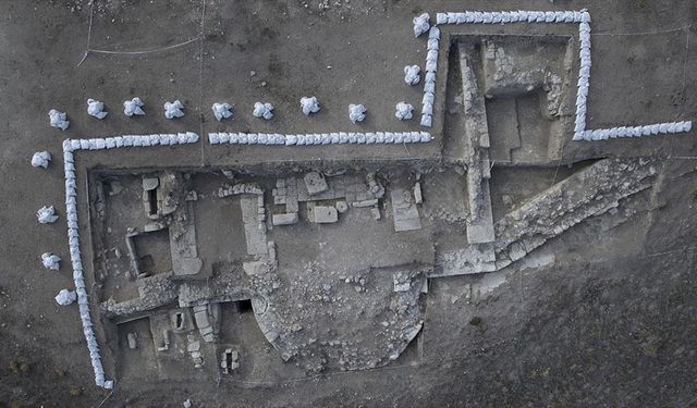 Antik höyükteki "Listra Kilisesi" gün yüzüne çıkarılıyor