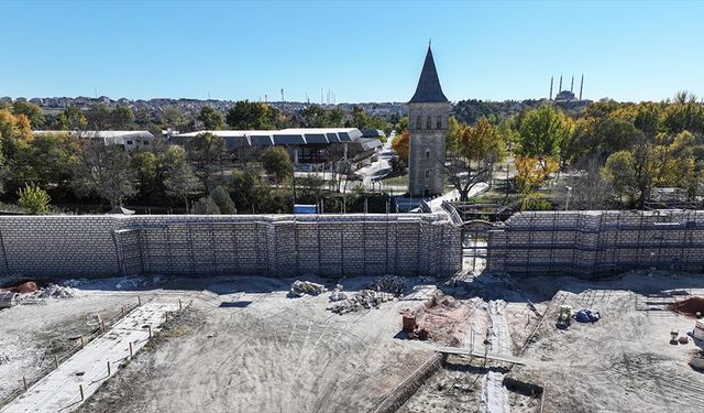 Edirne Sarayı'nın ikinci avlusunu çevreleyen surların restorasyon çalışmalarında sona gelindi