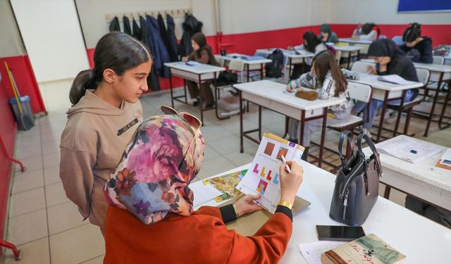 "Mesleğinde fark yaratan öğretmenler" Ankara ve İstanbul'da ağırlanacak