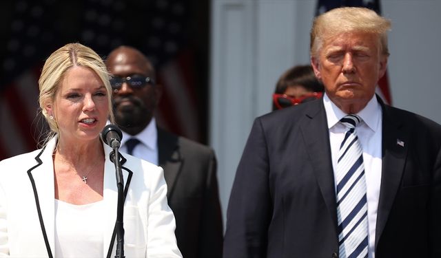 Trump, Gaetz'in çekilmesiyle Adalet Bakanlığına Pam Bondi'yi aday gösterdi