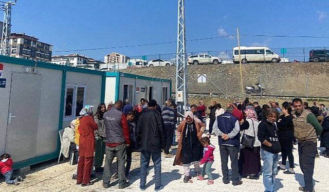 Yetkililere Çağrı! Özeğin Konteyner Kent Günlerdir Susuz!