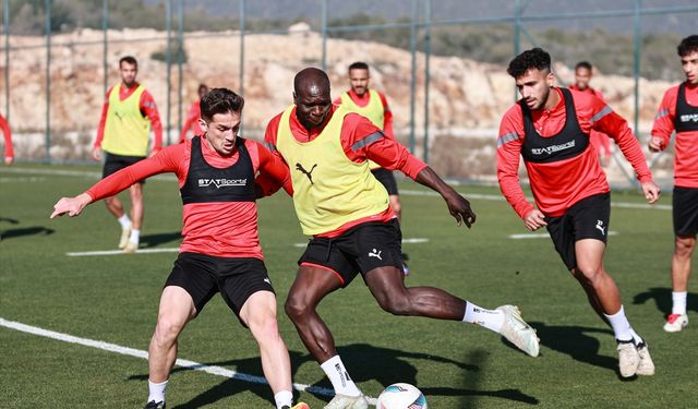 "Ateş hattındaki" Hatayspor çıkış arayışında