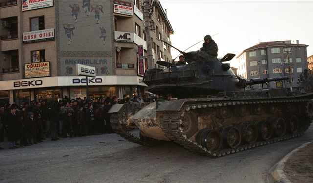 "Postmodern darbe 28 Şubat"ın üzerinden 28 yıl geçti