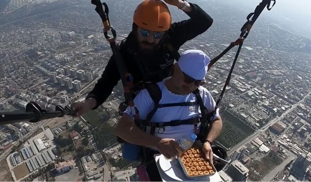 Amanos Dağları'ndan Paraşütle Atlayıp, Baklava Yaptılar! İşte Görüntüler...