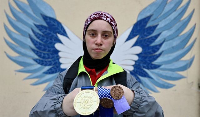 Özel sporcu Şehriye Naz Koncalıoğlu'nun Dünya Kış Oyunları şampiyonluğu gururu