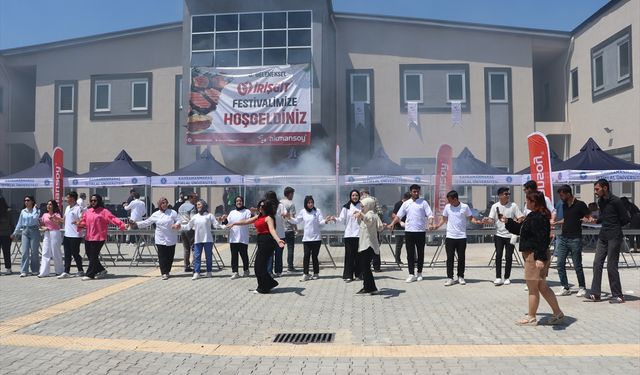 Kahramanmaraş'taki "İrişkit Festivali"nde 46 metrelik mangalda irişkit pişirildi