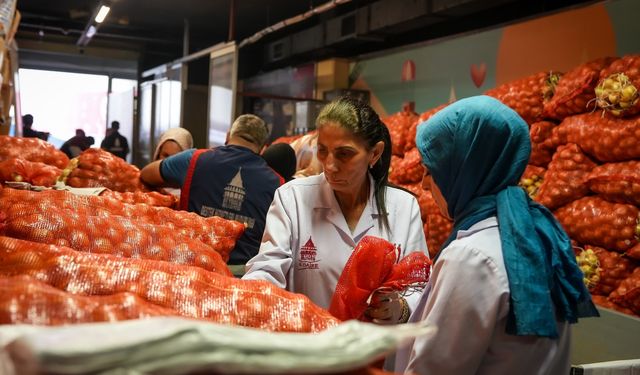 Beyoğlu Belediyesi’nden Hatay’a Soğan Desteği