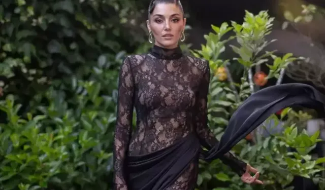 Hande Erçel Derin Yırtmaçlı Elbisesiyle Göz Kamaştırdı