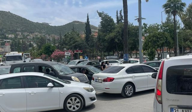 Defne Uğur Mumcu Caddesi, Ay Sokak Trafiğe Açılıyor!