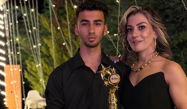 Yılın En İyi Makeup Artisti Mehtap Kara!