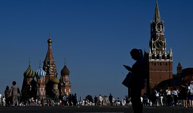 Moskova'da artan İHA saldırıları ve 9 Mayıs Zafer Günü nedeniyle mobil internet kesildi