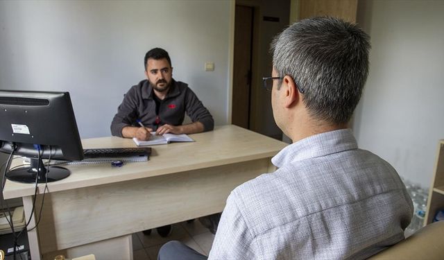 Üniversite yıllarında başlayan şizofreni hastalığını yenip memurluğa atandı