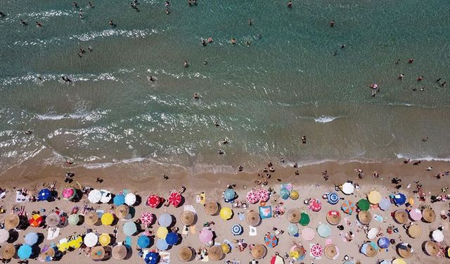 Aydın'ın turistik ilçelerinde bayram yoğunluğu yaşanıyor