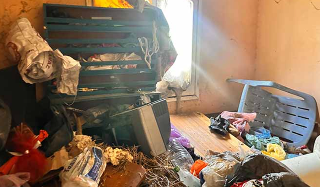 Hatay'da 20 Kamyon Çöp Çıkan Ev, Görenleri Şoke Etti!