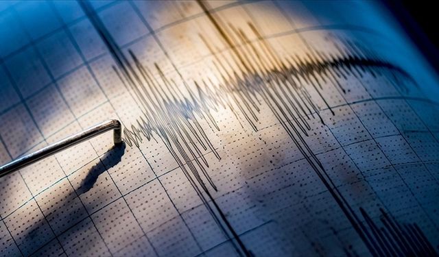 İran'da 5.5 Büyüklüğünde Korkutan Deprem