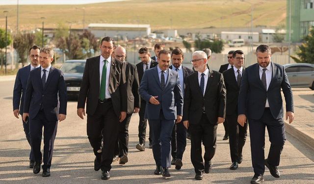 Sanayi ve Teknoloji Bakanı Kacır, ROKETSAN'ı ziyaret etti