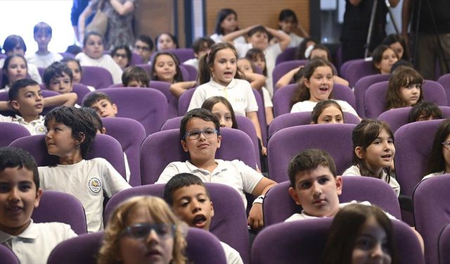 "Trafikte Küçük Hata Yoktur” projesi kapsamında öğrenciler için tiyatro gösterisi yapıldı