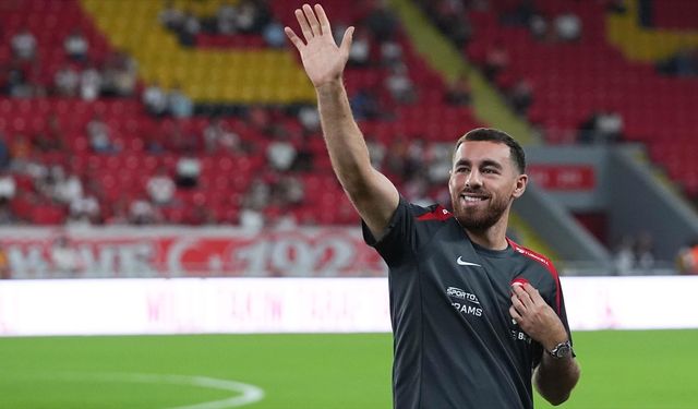 Beşiktaş Kulübü, Orkun Kökçü'nün transferi için görüşmelere başlandığını duyurdu