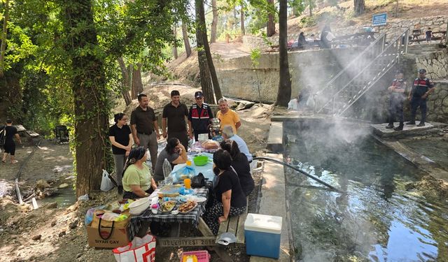 Kumluca'da piknik yapanlar orman yangınlarına karşı uyarıldı