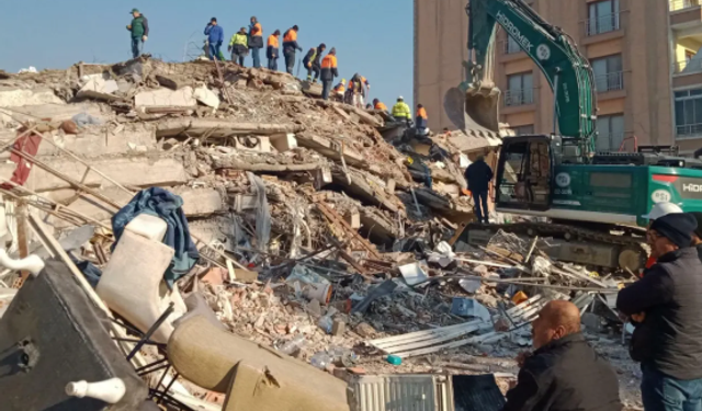 Hatay'da 55 Kişinin Öldüğü Binada Delil Karartma İddiası!