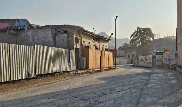 Sürücüler Dikkat! Antakya Kurtuluş Caddesi Kapatılıyor!