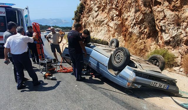 Antalya'da trafik kazasında 2 kişi yaralandı
