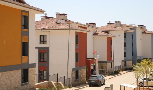 'Asrın felaketi'nden etkilenen Tut ilçesindeki deprem konutlarında yaşam başladı