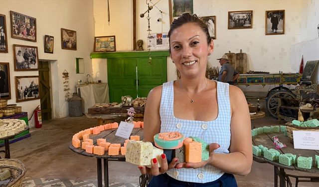 Atalarından öğrendiği formülle Kazdağları'nın bitkilerinden doğal sabun üretiyor