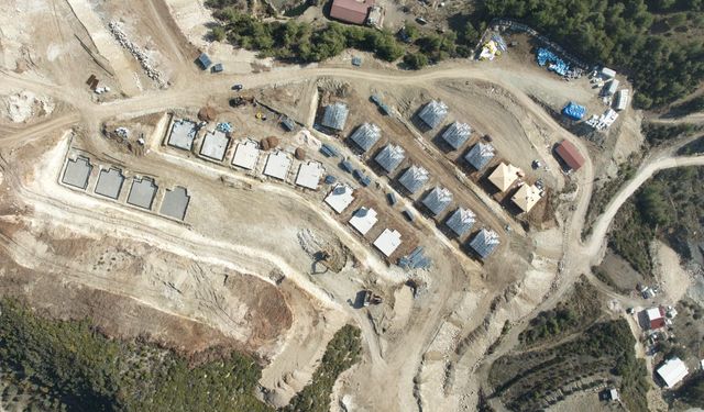 Ballıöz'e Köy Evleri Yapıldı, Altyapısı Unutuldu! Mahalleli, Çözüm Bekliyor