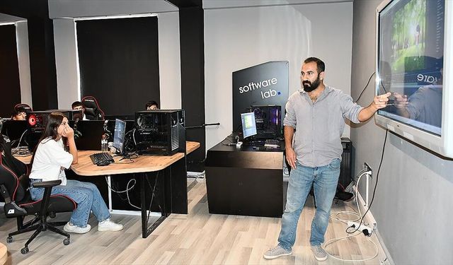 Batman'da öğrenciler katıldıkları "zanaat atölyeleri"nde mesleki becerilerini keşfediyor