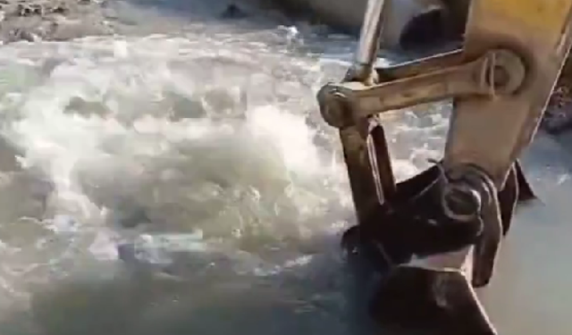 Defne'de Ana Su Hattı Patladı! 4 Mahallede sular Kesik