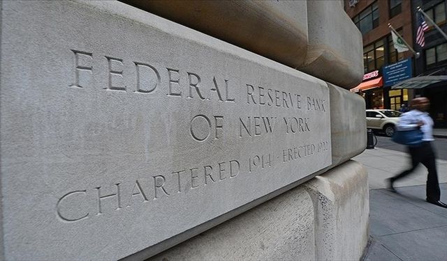 Fed tutanakları, çoğu yetkilinin enflasyonu daha büyük bir risk olarak değerlendirdiğini gösterdi