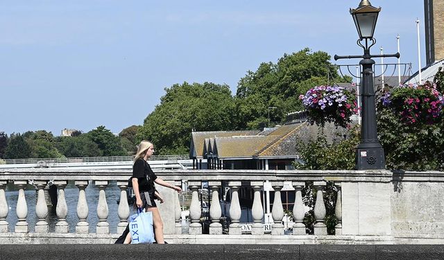 İngiltere'nin büyük bölümünde sıcak hava uyarısı yapıldı