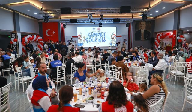 Mersin'de 529 yıllık gelenekle 33 çocuk sünnet edildi