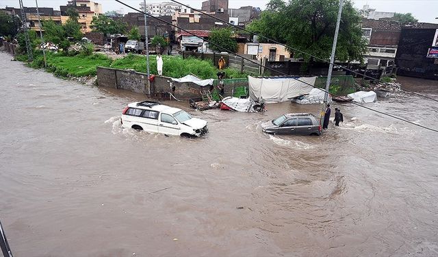 Pakistan ve Hindistan'da sel uyarıları yapıldı