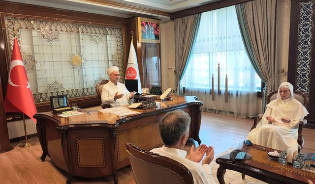 Polonyalı kadın Adana'da Müslüman oldu