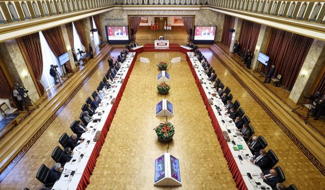 "Terörsüz Türkiye" süreci kapsamında Meclis'teki komisyonun ilk toplantısı yapıldı