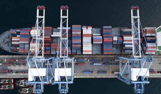 Türk lirasıyla dış ticaret 7 ayda 831 milyar liraya yaklaştı