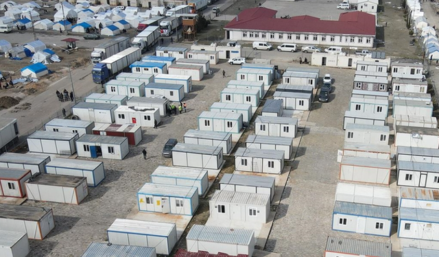 Hatay'da Konteyner Tahliyelerine Tepki: Süresiz Oturma Eylemi Başlatılıyor!