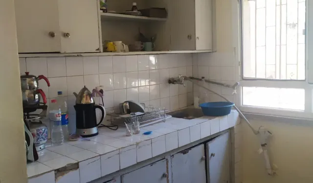 Hatay Kumlu'da Öğrenciler Depoda Eğitim Görüyor!