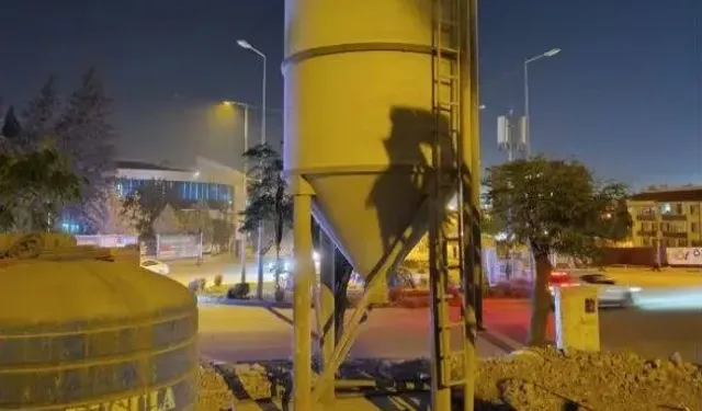 Defne'de Gece Yarısı, Okul Yanına Beton Santrali Kuruldu!