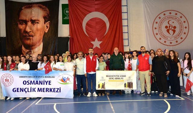 Osmaniye'de 120 öğrenci Hakkari ve Çanakkale kampına uğurlandı