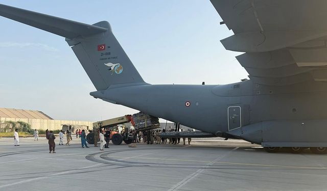 Türkiye, Afganistan'a 25 ton insani yardım malzemesi ulaştırdı