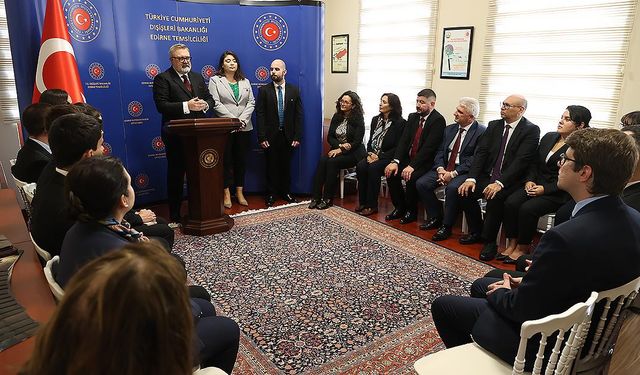 Bulgaristan'dan gelen yeni mezun diplomatlar Edirne'de ziyaretlerde bulundu